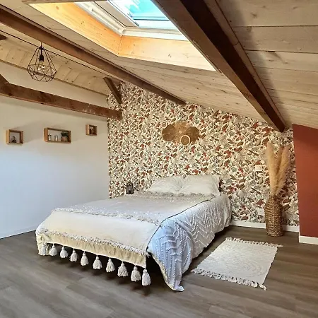 Maison Dans Les Bois Lacquy