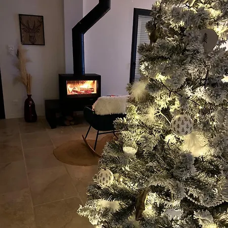 Maison Dans Les Bois Lacquy