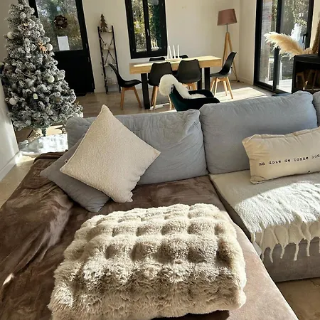 Maison Dans Les Bois * Lacquy