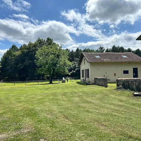 Maison Dans Les Bois 펜션 *