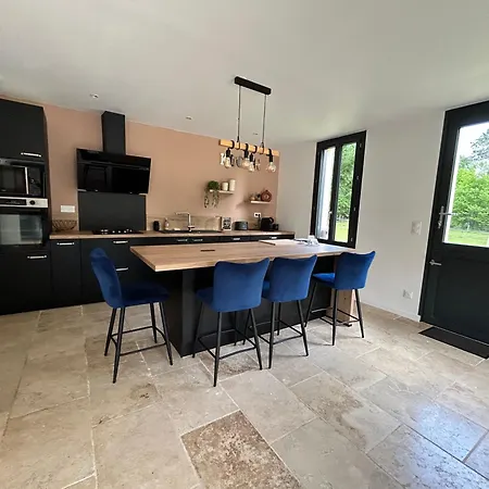 Maison Dans Les Bois 펜션 Lacquy