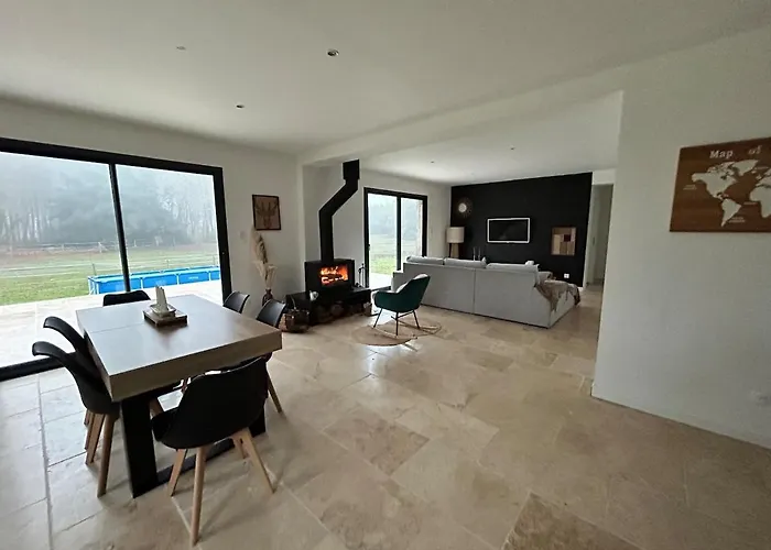 Semesterbostad Maison Dans Les Bois Lacquy