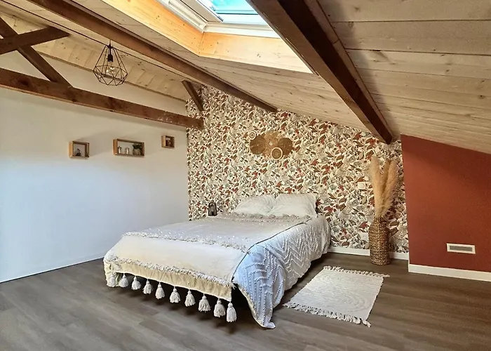 Maison Dans Les Bois Lacquy