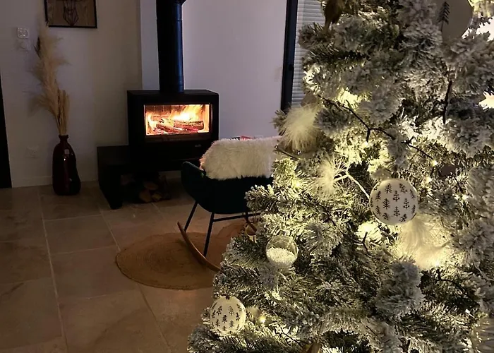 Maison Dans Les Bois Lacquy