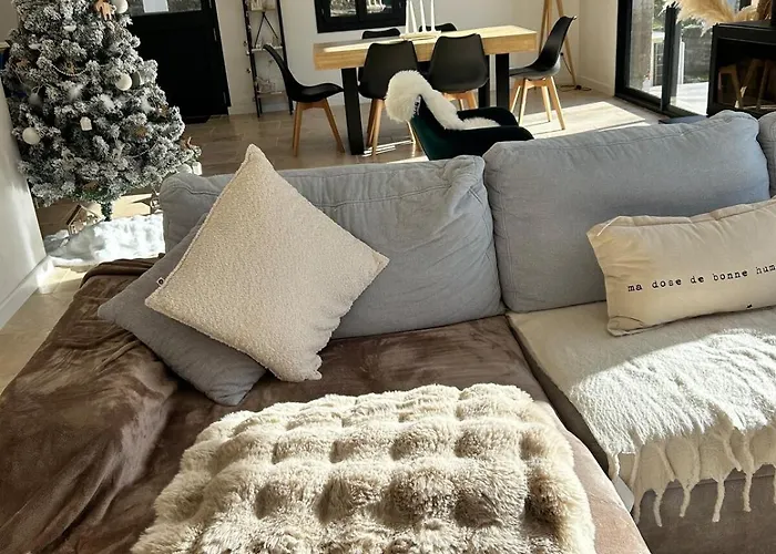 Maison Dans Les Bois * Lacquy