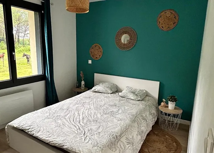 Maison Dans Les Bois Lacquy