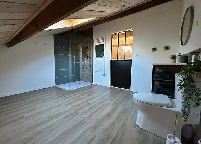 Maison Dans Les Bois * Lacquy