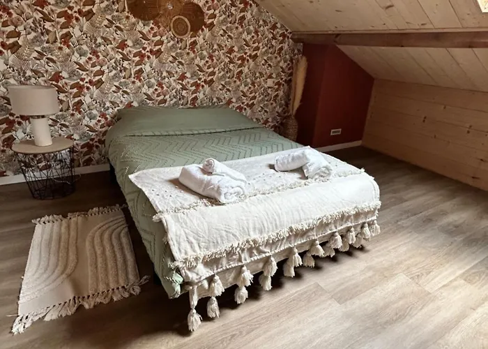 Maison Dans Les Bois Lacquy